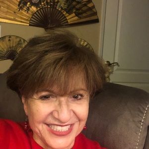 Meet your Posher, Elena